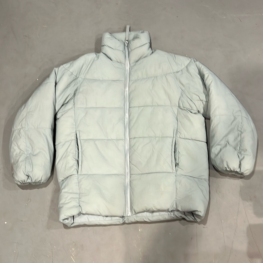 Urban outfitters puffy jacket green size medium